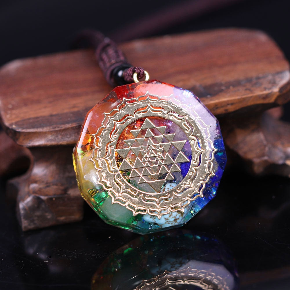 Collier femme en orgonite sri yantra