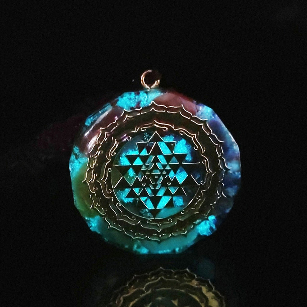 Collier femme en orgonite sri yantra